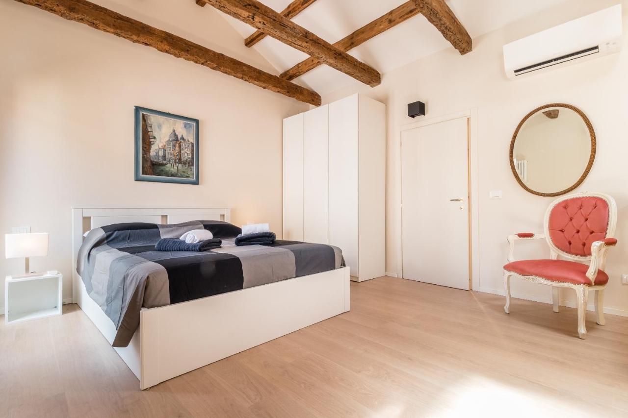 Doge's Mirror & Stair @frari Apartment Venedig